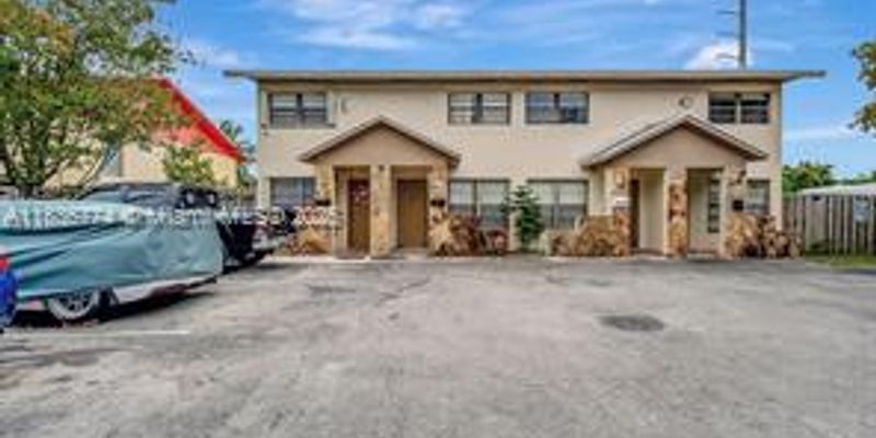 Miami House: 1604 NE 151st St # 1604