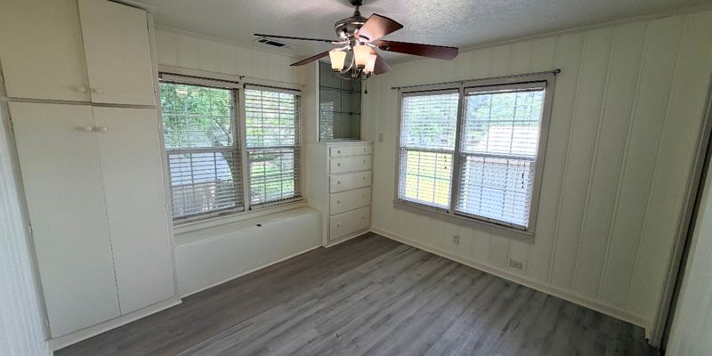 Baytown House: 212 W Hunnicutt Street #2