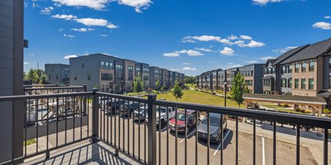 30-2833 Statesville Ave-30.jpg