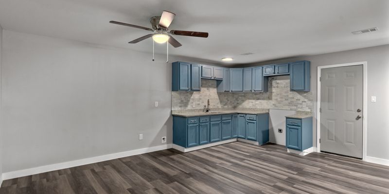 Memphis Apartment: 2010 E Alcy Rd