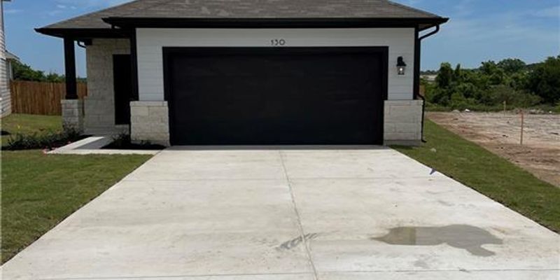 Jarrell House: 130 Wild Wind Cove