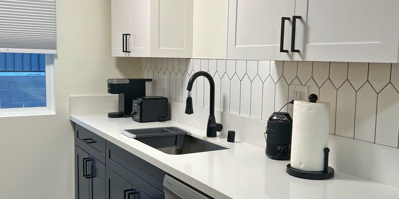 Los Angeles Apartment: 5835 Carlton Way