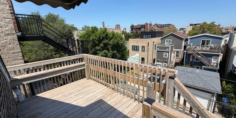 Chicago Apartment: 1620 Beach st