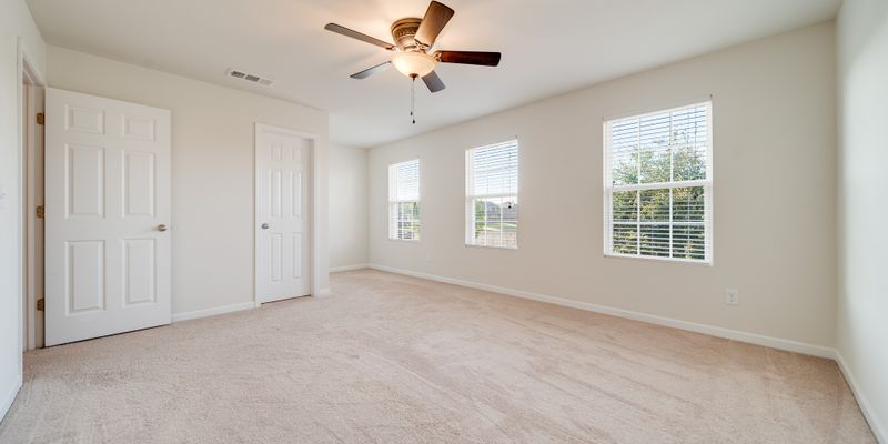 Hendersonville House: 1000 Craven Ct