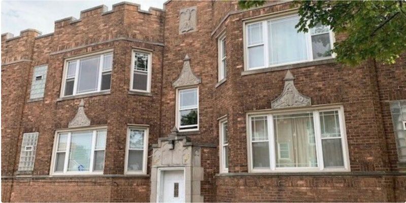 Chicago Apartment: 2207 E 84th St