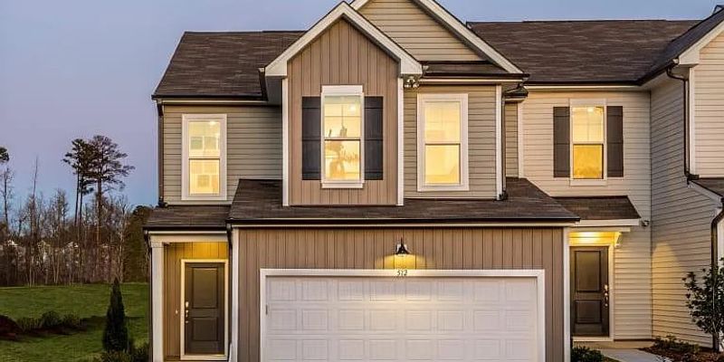 Durham Townhome: 613 Bucknell Way