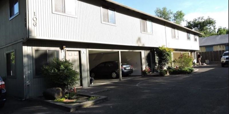 Phoenix Multiplex: 106 S Rose St