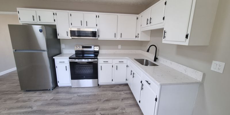 Fayetteville House: 967 Sanchez Dr