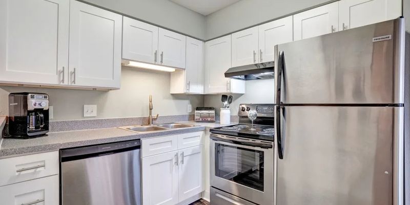 Houston Apartment: 10698 Briar Forest Dr