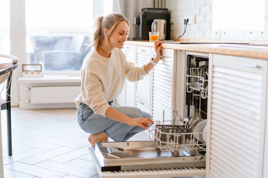 How to Clean the Inside of the Dishwasher