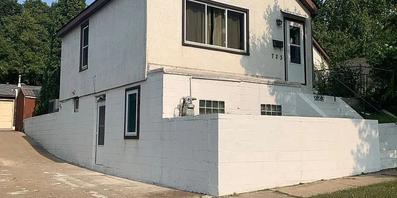 Saint Paul House: 723 Conway St