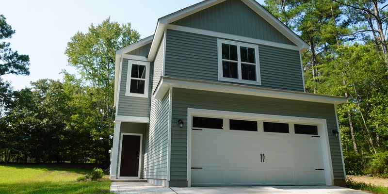 Fayetteville House: 385 Buhmann Dr