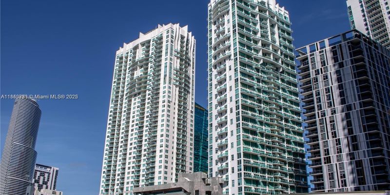 Miami House: 41 SE 5th St