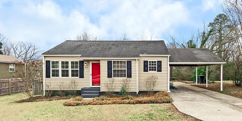 Knoxville House: 306 Colonial Dr