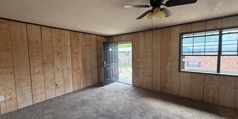 Leesville Apartment: 347 Watson Rd