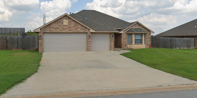 Elgin House: 1502 Scenic Ridge