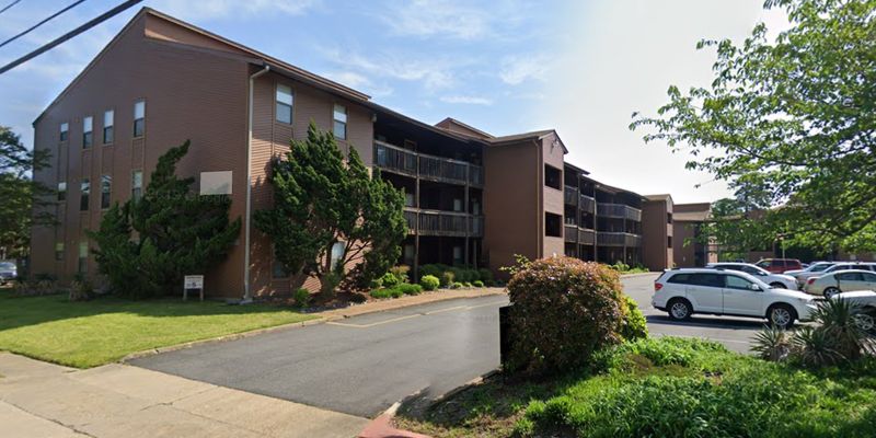 Norfolk House: 8530 Tidewater Drive