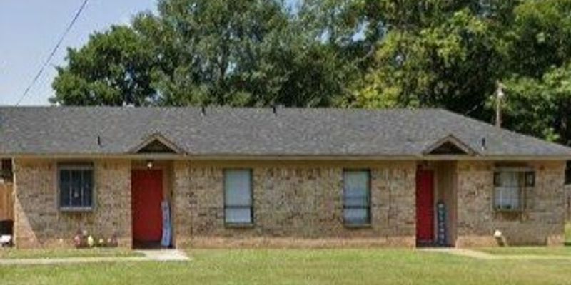 Texarkana Apartment: 1311 E 24th St