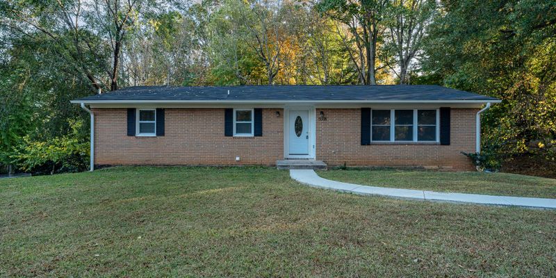 Winston-Salem House: 2860 Landsdowne Dr