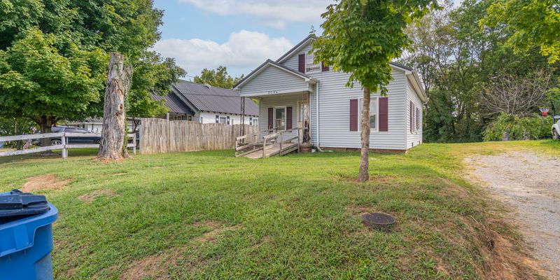 Glasgow House: 209 Sunset Ave