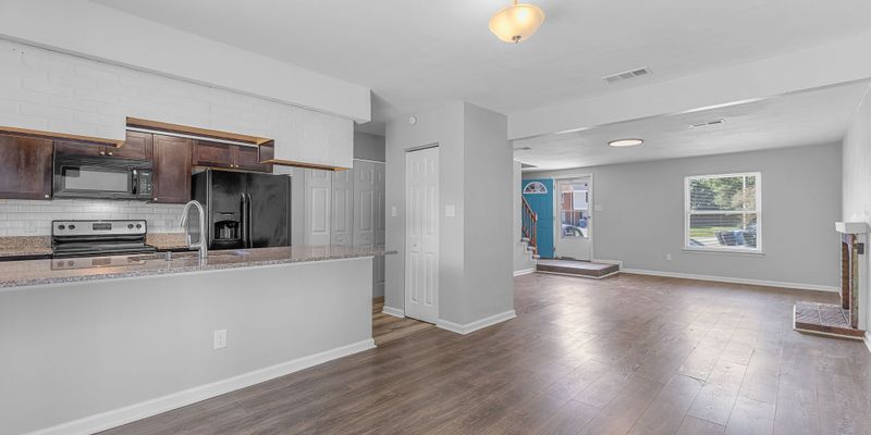 Virginia Beach House: 1308 Mikie Court