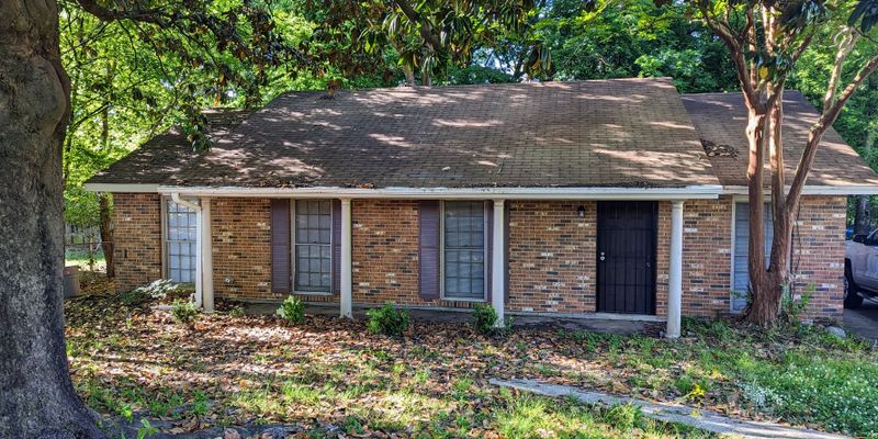 Montgomery House: 3248 Harrison Rd