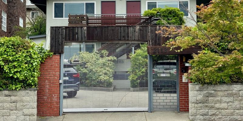 Berkeley Apartment: 2113 Rose St