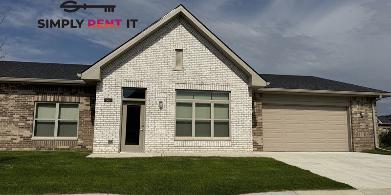 Ames House: 561 W Crystal Lp