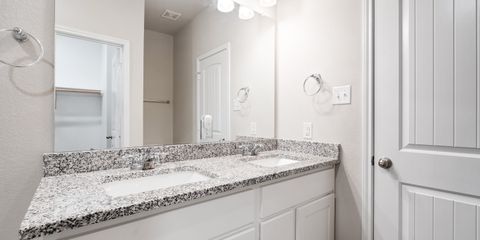 SA907656.jpg