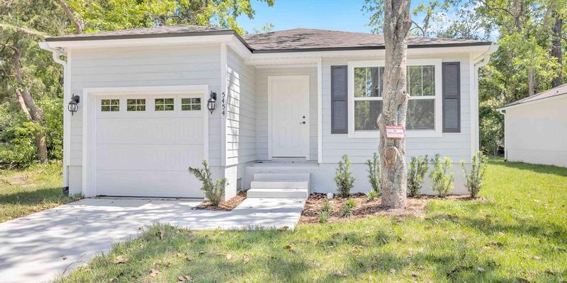 Jacksonville House: 5454 Amazon Ave