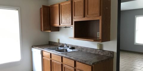 516 C kitchen 2.jpg