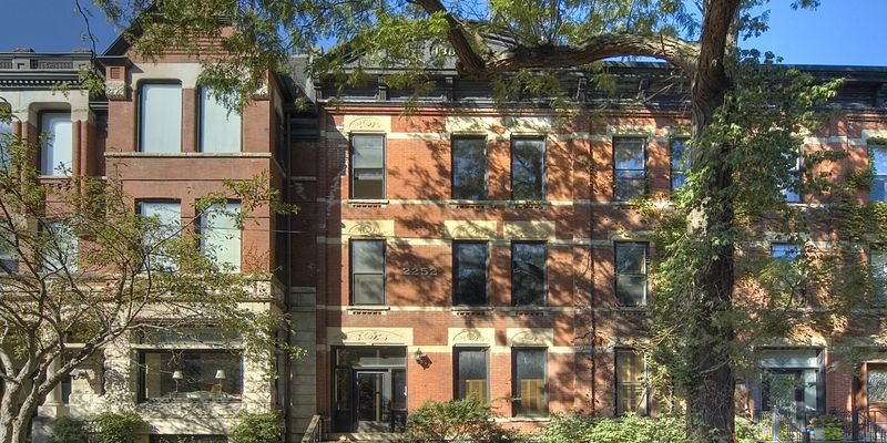 Chicago Apartment: 2252 North Fremont Street