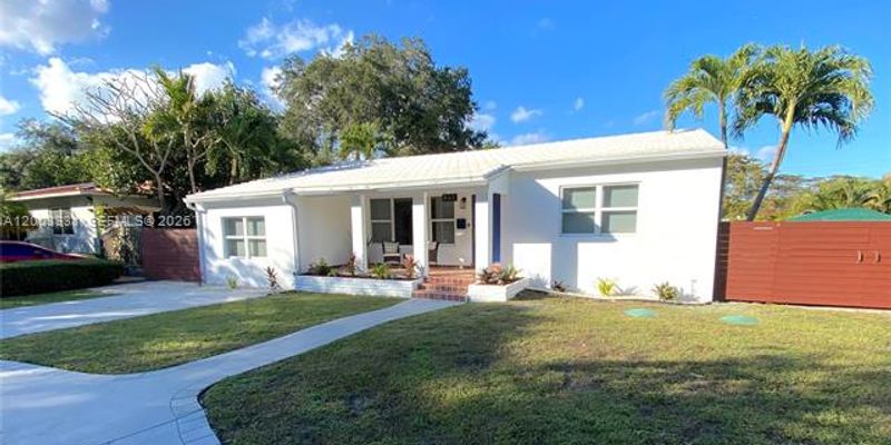 Biscayne Park House: 951 NE 116th St