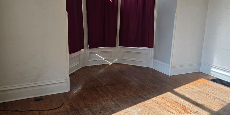 Kendallville Apartment: 203 S Riley St