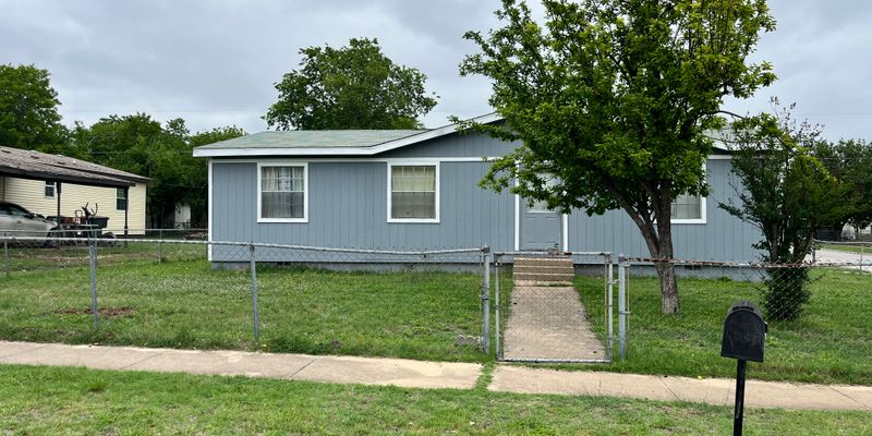 Killeen House: 1401 Elyse Dr