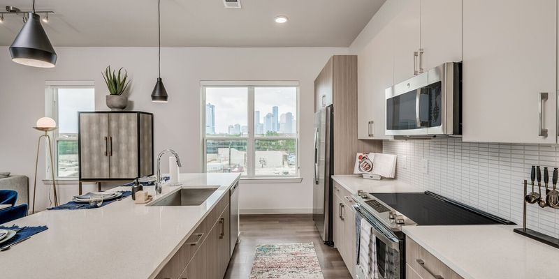 Houston Apartment: 1373 Taft St