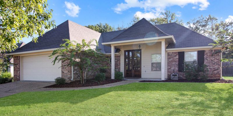 Canton House: 165 Harvey Cir