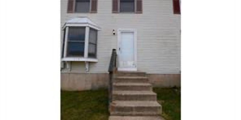 Newark House: 115 Council Cir