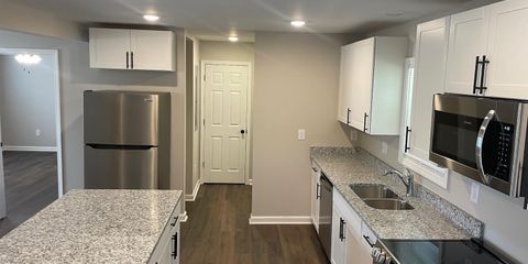 Hwy 20 Kitchen 2.jpg