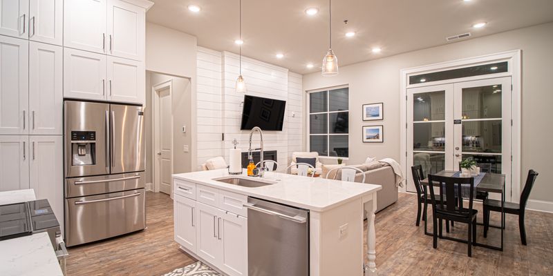 Woodstock House: 160 Fowler St unit #304