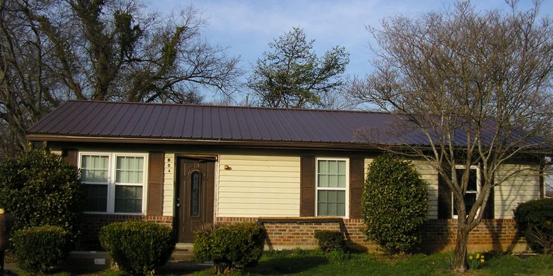 Bowling Green House: 804 W Town Ct