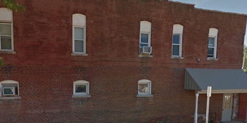 Alexandria Apartment: 204 W Washington St