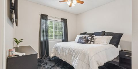15-143 80 Circle Dr 5.jpg