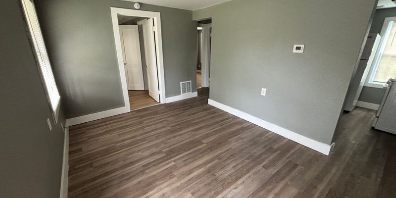 Hutchinson Apartment: 634 W 14th Ave