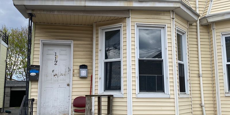 Elizabeth Apartment: 112 Marshall St