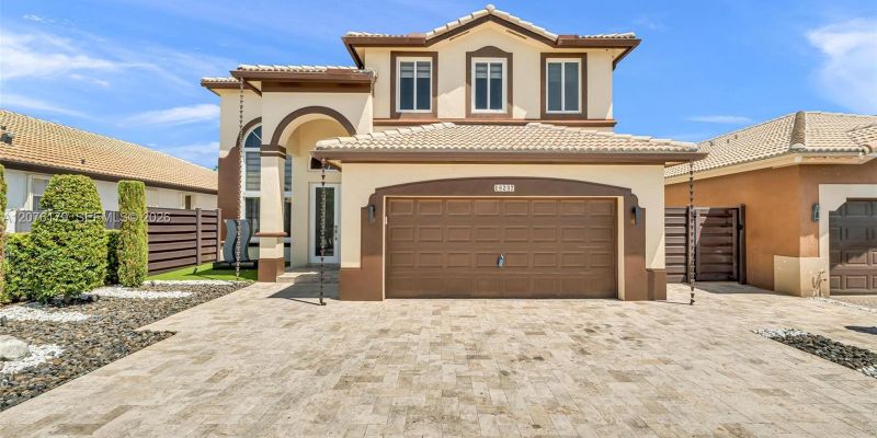 Miami House: 16237 SW 44th Ter #16237