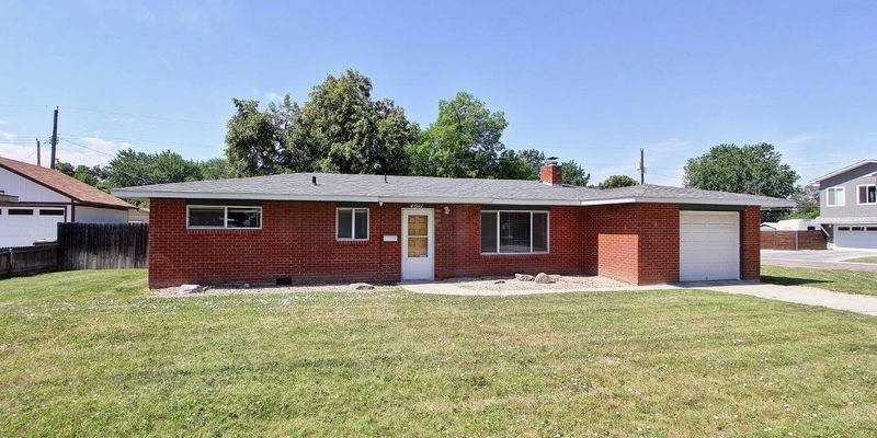 Boise House: 4011 W Greenbrier Dr