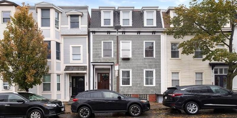 South Boston House: 296 West Third St, Unit 21