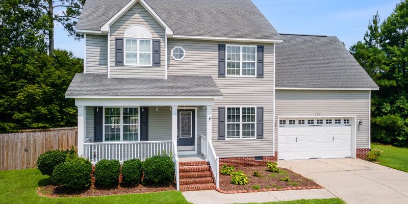 Jacksonville House: 107 McKinnon Pl