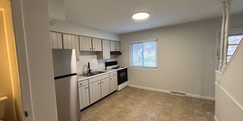 Granite City Apartment: 2718 Center Street